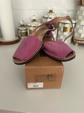 Women’s Berry Pink Slingback Sandals by Pons Classic